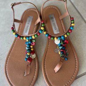 Steve Madden 7.5 sz, women’s sandals. Like new. Multicolored beads.